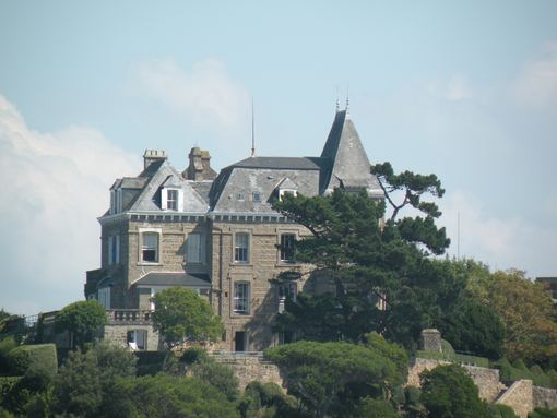  immense villa